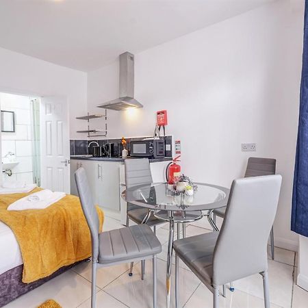 Fernbank Rooms Sudbury Hill, Harrow, Self-Contained Studios With En-Suite Harrow on the Hill Eksteriør bilde