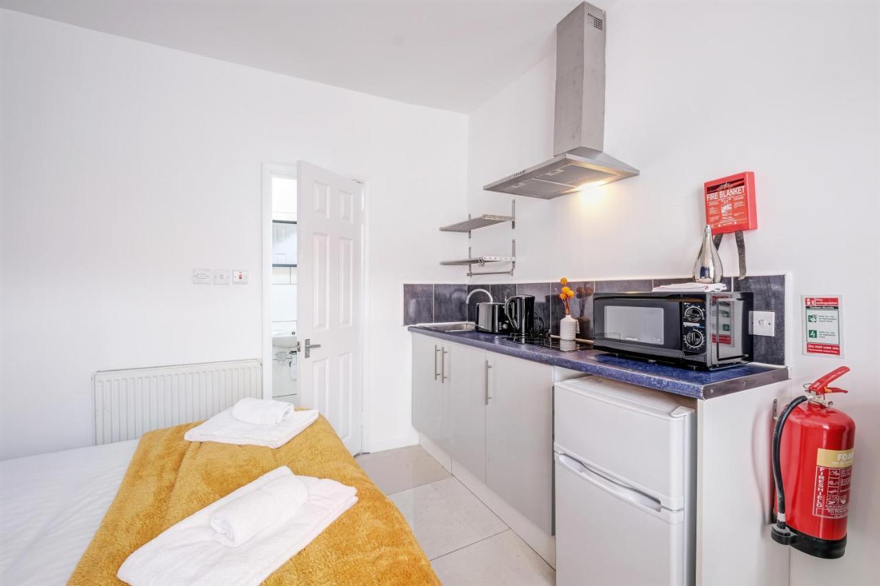 Fernbank Rooms Sudbury Hill, Harrow, Self-Contained Studios With En-Suite Harrow on the Hill Eksteriør bilde