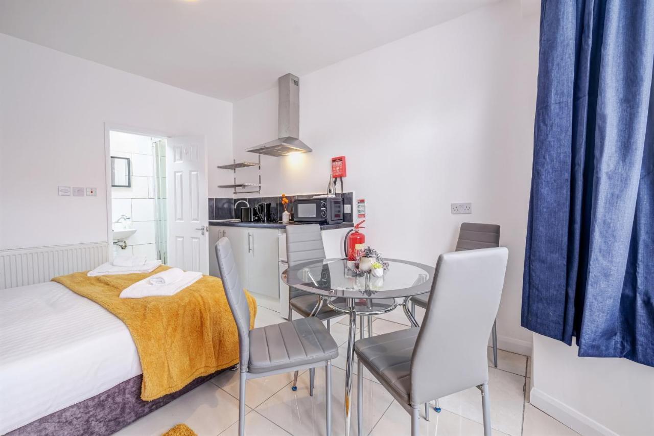 Fernbank Rooms Sudbury Hill, Harrow, Self-Contained Studios With En-Suite Harrow on the Hill Eksteriør bilde