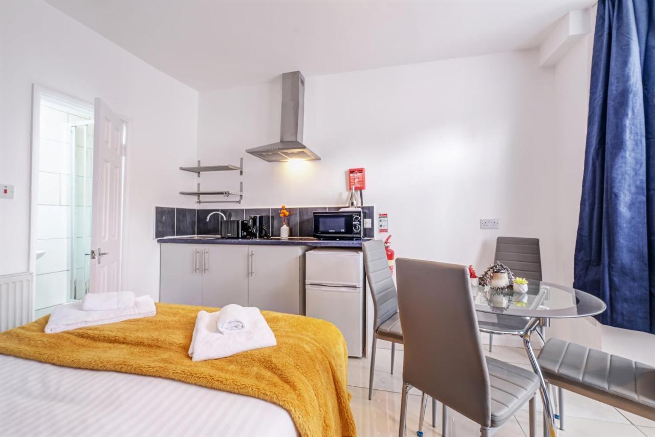 Fernbank Rooms Sudbury Hill, Harrow, Self-Contained Studios With En-Suite Harrow on the Hill Eksteriør bilde