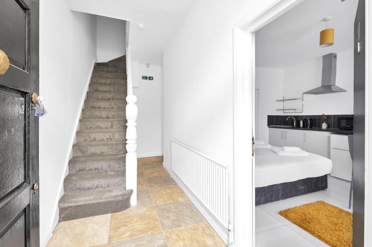 Fernbank Rooms Sudbury Hill, Harrow, Self-Contained Studios With En-Suite Harrow on the Hill Eksteriør bilde