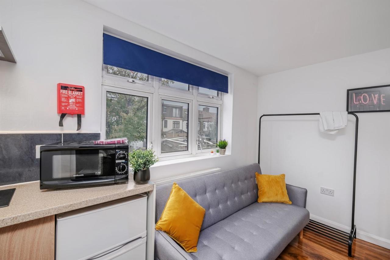 Fernbank Rooms Sudbury Hill, Harrow, Self-Contained Studios With En-Suite Harrow on the Hill Eksteriør bilde